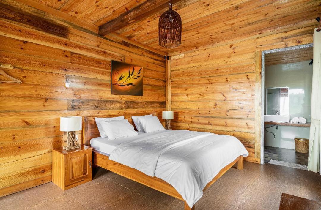 Peraja Bungalows Loyok Sangyang 외부 사진