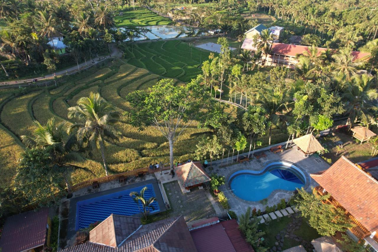 Peraja Bungalows Loyok Sangyang 외부 사진