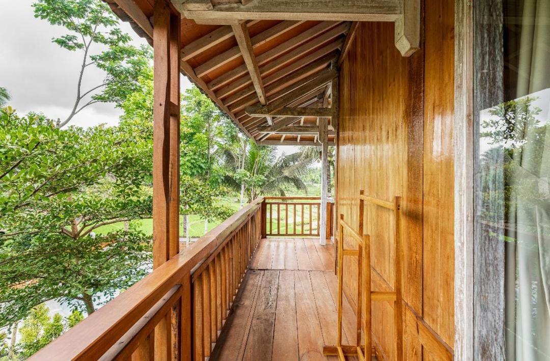Peraja Bungalows Loyok Sangyang 외부 사진