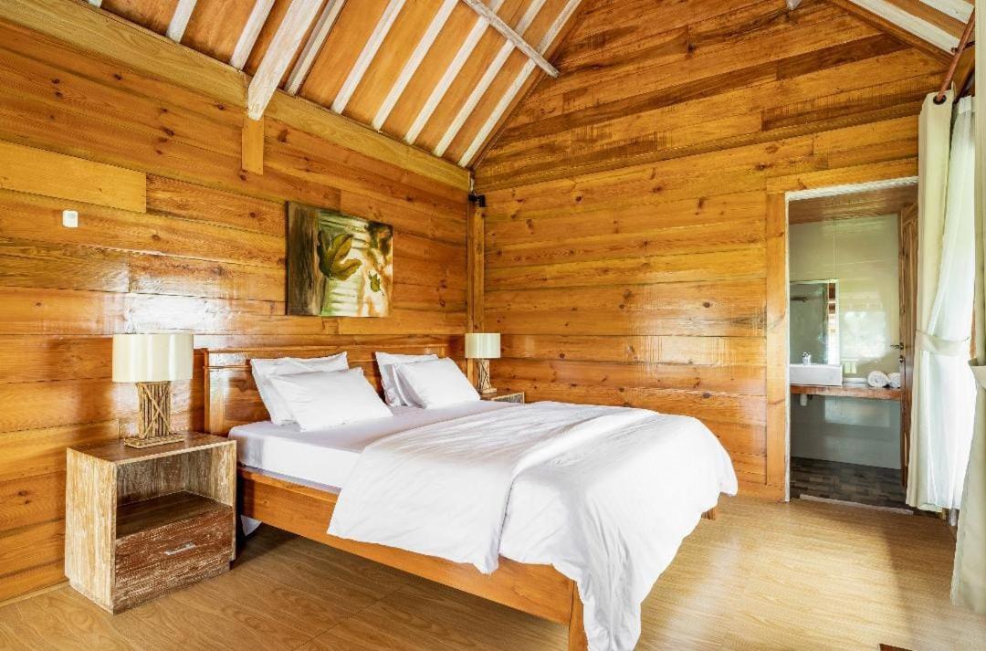 Peraja Bungalows Loyok Sangyang 외부 사진