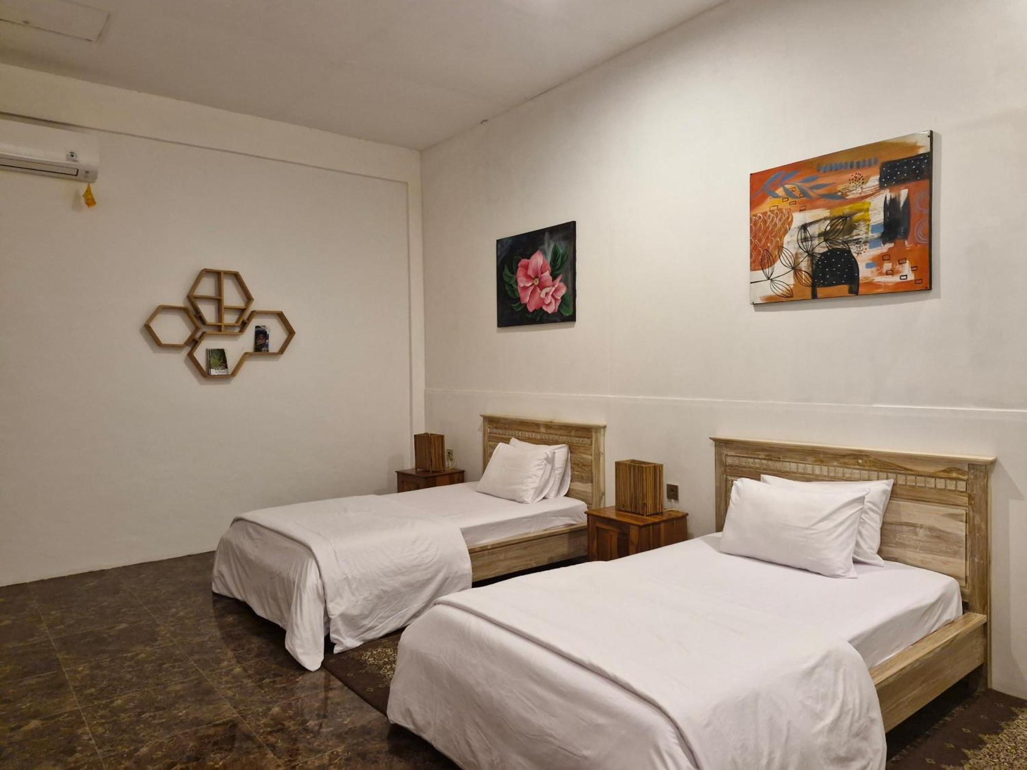 Peraja Bungalows Loyok Sangyang 객실 사진