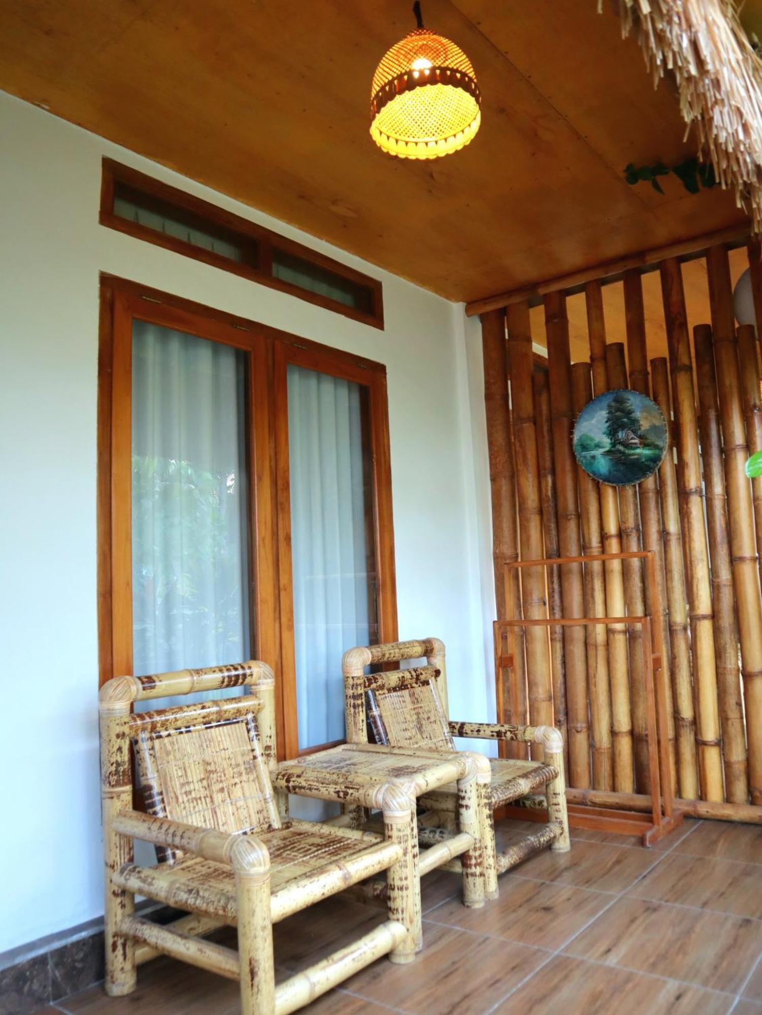 Peraja Bungalows Loyok Sangyang 객실 사진