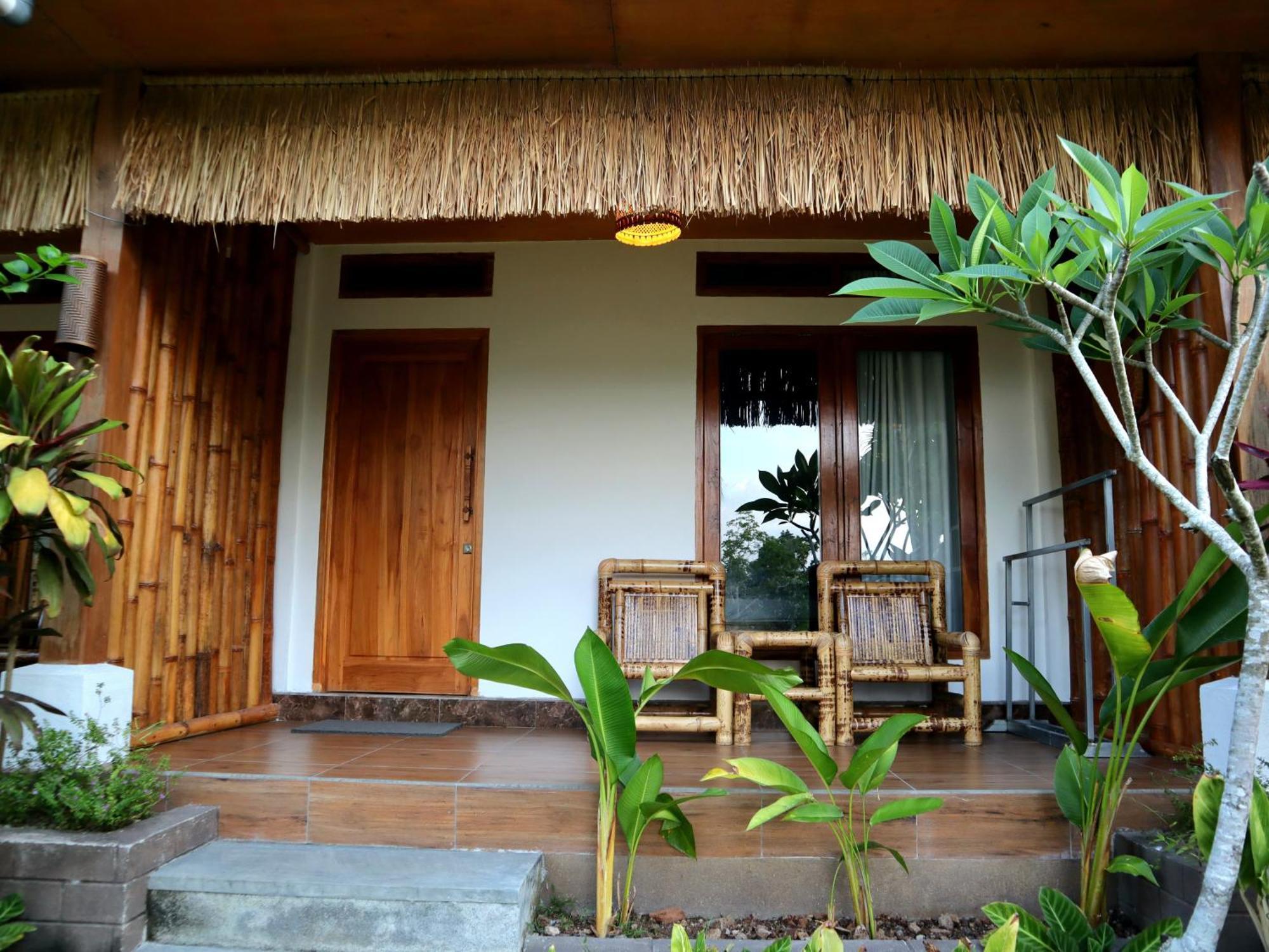 Peraja Bungalows Loyok Sangyang 객실 사진