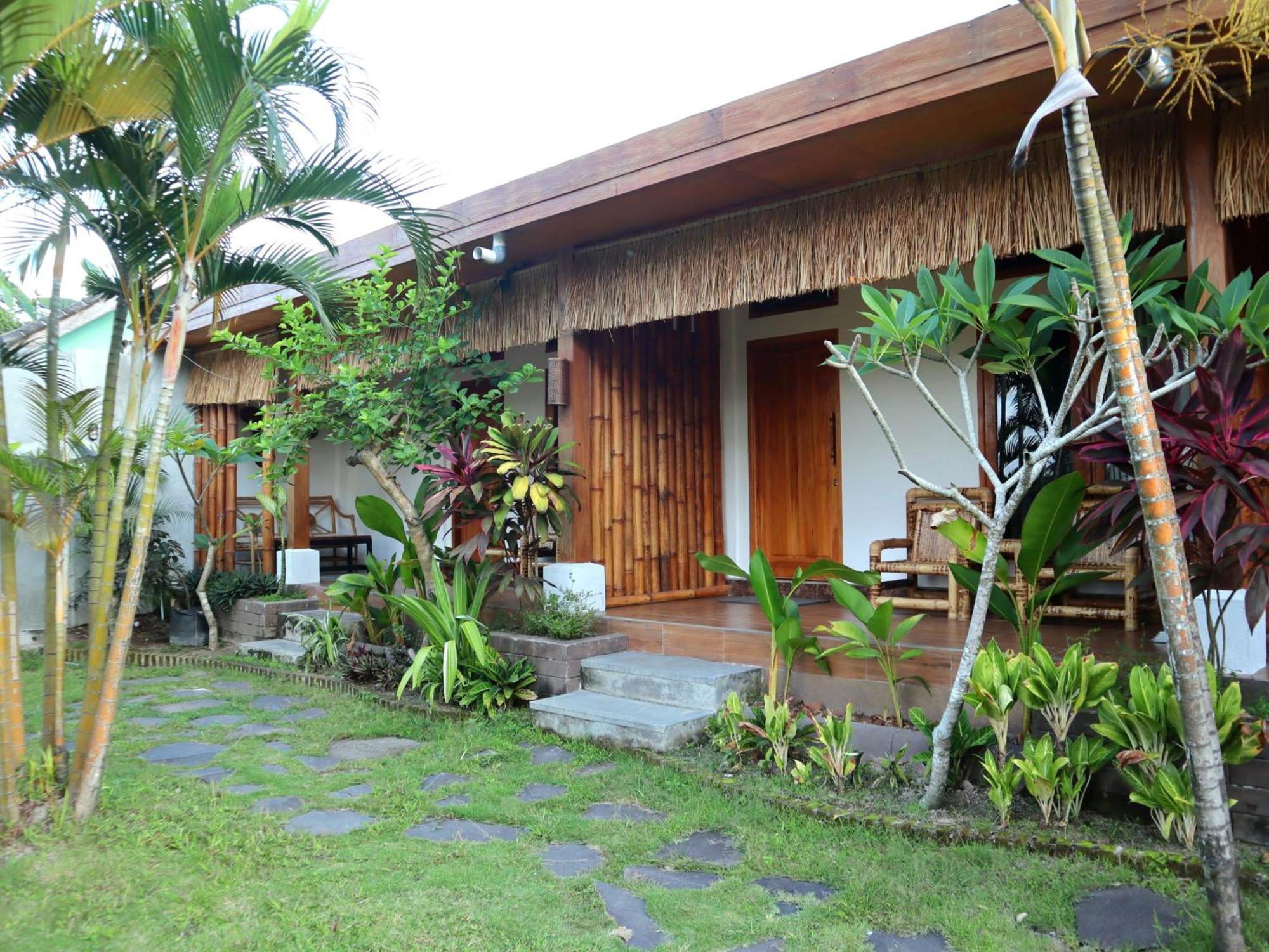 Peraja Bungalows Loyok Sangyang 객실 사진