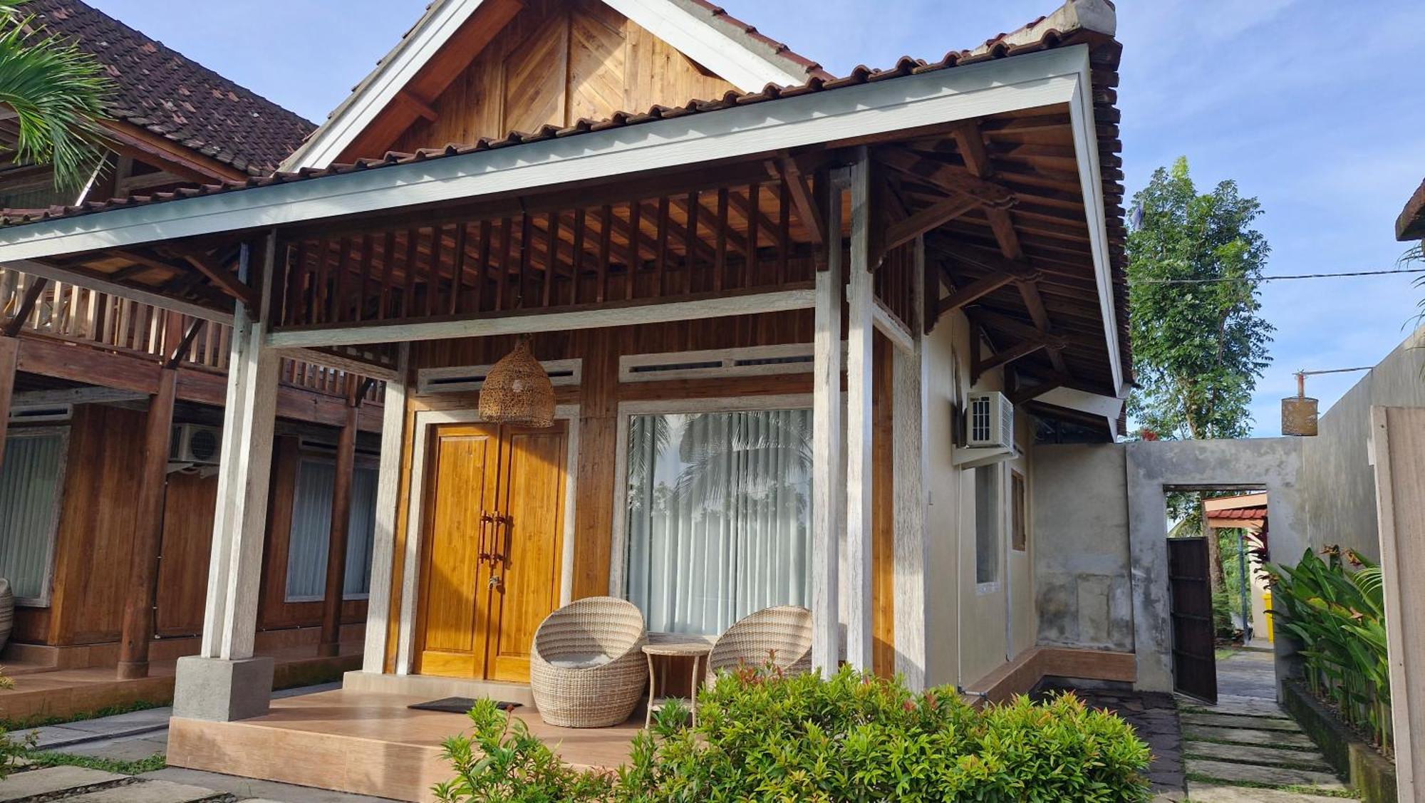 Peraja Bungalows Loyok Sangyang 외부 사진
