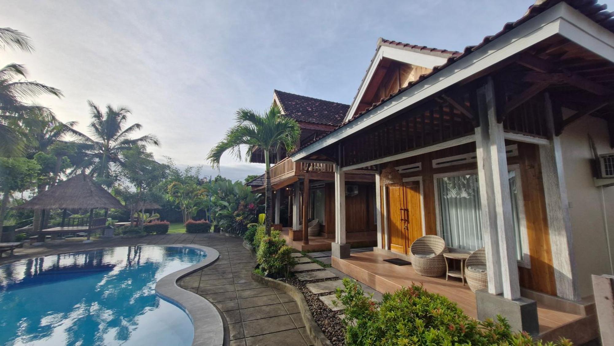 Peraja Bungalows Loyok Sangyang 외부 사진